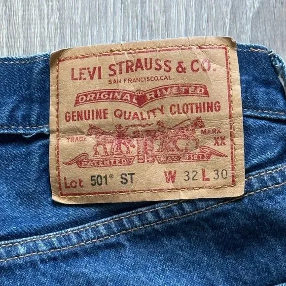 Levis 501 Denim Cut Off Shorts Size 32 - Picture 9 of 9